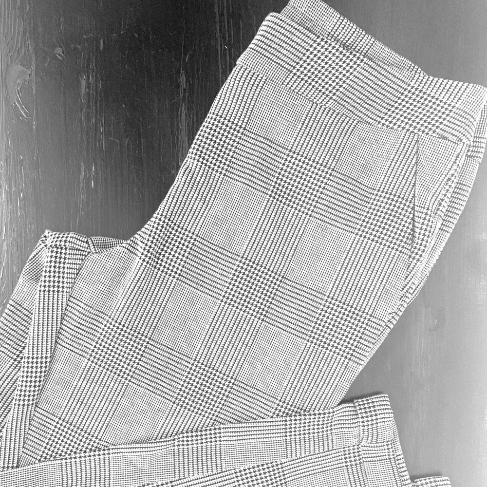 Forever 21 | Plaid black & white pants